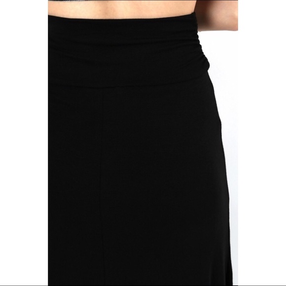 Zenana Outfitters Side Shirring Black Maxi Skirt - Picture 4 of 7